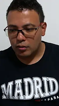 Snapshot of Mikee-Leee chatting on 25, 10, 2025 Mikee-Leee online show from 25, 10, 2025