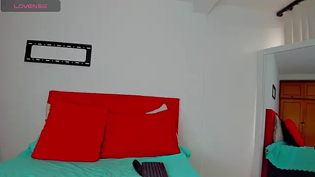 Snapshot of emagarcia chatting on 27, 10, 2025 emagarcia online show from 27, 10, 2025