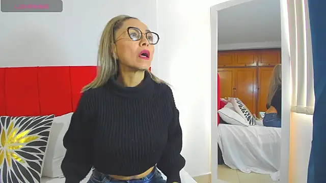 Snapshot of emagarcia chatting on 29, 11, 2025 emagarcia online show from 29, 11, 2025