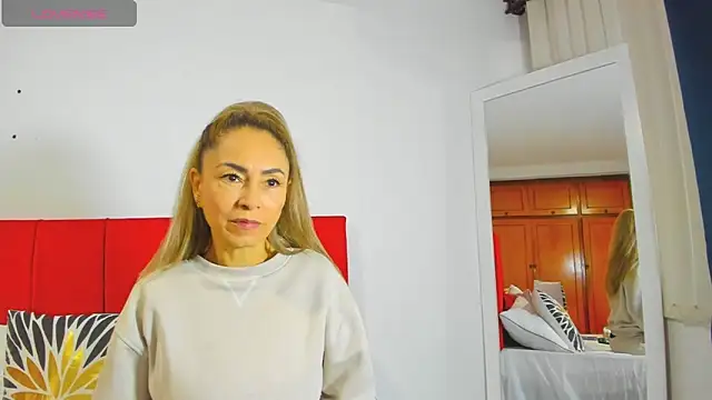 Snapshot of emagarcia chatting on 30, 11, 2025 emagarcia online show from 30, 11, 2025