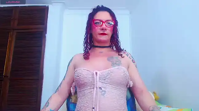 Skarleth77 online show from 10, 2, 2025