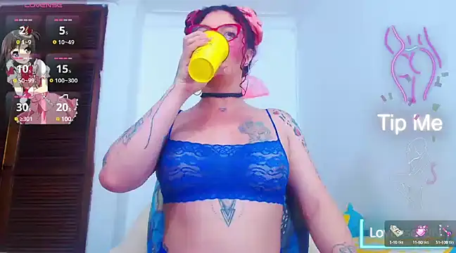 Skarleth77 online show from 25, 2, 2025