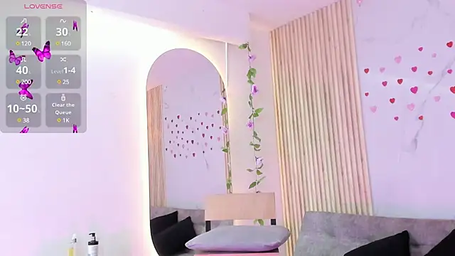 Snapshot of Aria_montgomeri chatting on 8, 3, 2025 Aria montgomeri online show from 8, 3, 2025