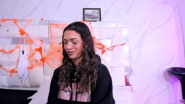 BritneyCollins online show from 16, 10, 2025