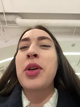 Holly Play online show from 6, 12, 2024