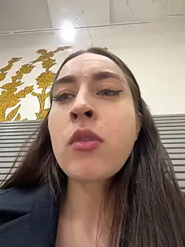 Holly Play online show from 24, 12, 2024