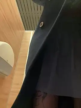 Holly Play online show from 21, 1, 2025