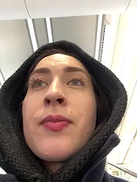 Holly Play online show from 11, 2, 2025