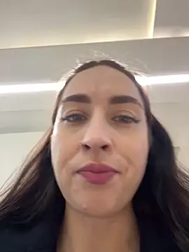 Holly Play online show from 12, 2, 2025