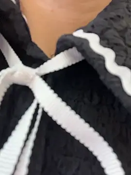 Holly Play online show from 12, 10, 2025