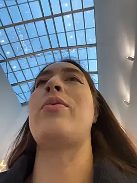 Holly Play online show from 21, 12, 2025