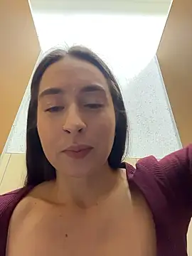 Holly Play online show from 10, 1, 2026