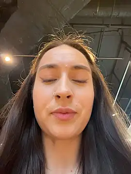 Holly Play online show from 13, 2, 2026