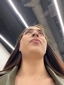 Holly Play online show from 23, 3, 2026