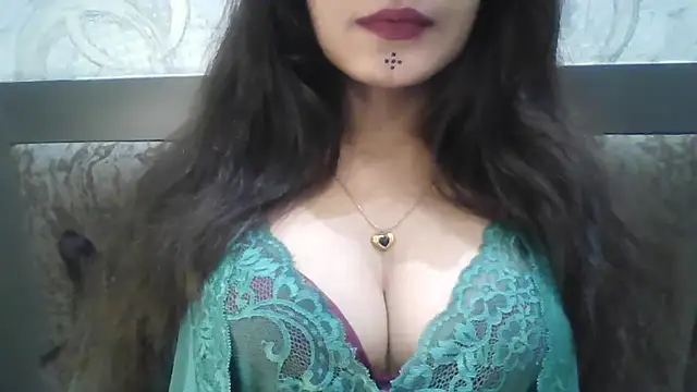 Snapshot of krati74 chatting on 29, 9, 2025 krati74 online show from 29, 9, 2025