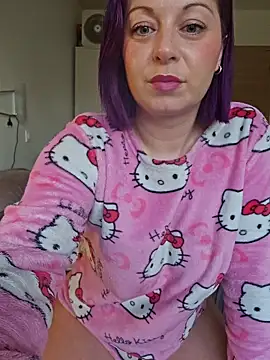 Chaudesquirt online show from 3, 3, 2026