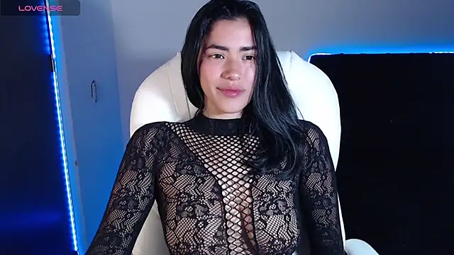 Snapshot of LESLIEBLACK_ chatting on 4, 3, 2025 LESLIEBLACK online show from 4, 3, 2025