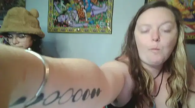 Snapshot of Lyrann89 chatting on 1, 12, 2024 Lyrann89 online show from 1, 12, 2024