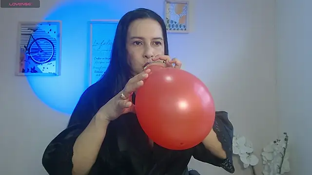 lucy diiaz online show from 14, 2, 2025