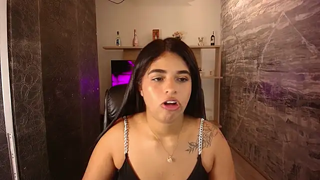 NaiiaCirce online show from 8, 2, 2025