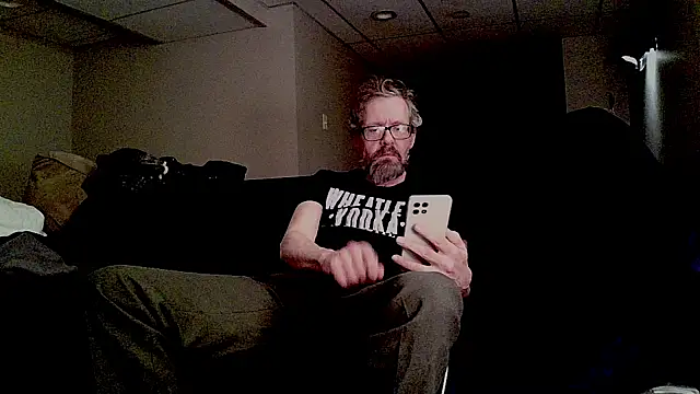 Snapshot of AronMellon76 chatting on 3, 3, 2026 AronMellon76 online show from 3, 3, 2026