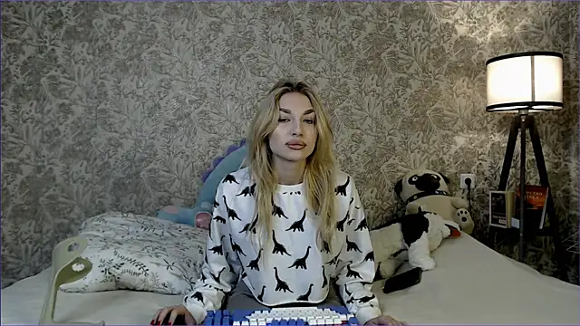 Snapshot of Ella_Milla chatting on 15, 9, 2025 Ella Milla online show from 15, 9, 2025