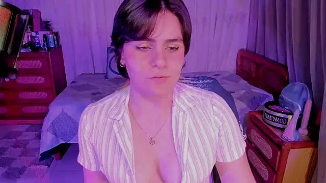 Snapshot of isabelacooperr chatting on 9, 6, 2026 isabelacooperr online show from 9, 6, 2026