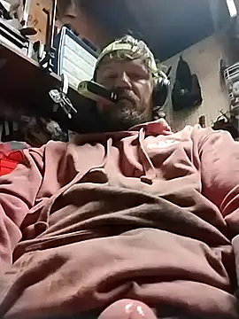 hornygiltz92 online show from 4, 12, 2025