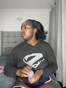 prettiepearl online show from 8, 9, 2025