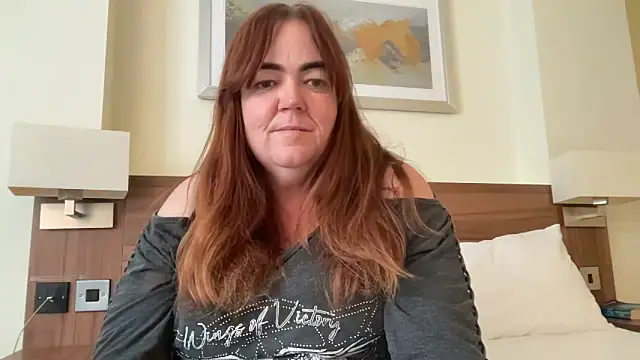 curvy-milf-abbie online show from 25, 11, 2025