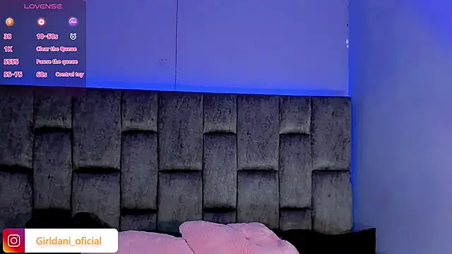 Liittle foxxxy online show from 28, 1, 2025