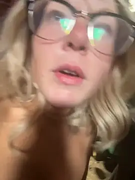 EllaSnow online show from 14, 4, 2026