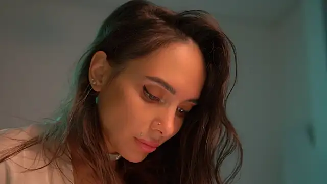 Mila May  online show from 14, 9, 2025