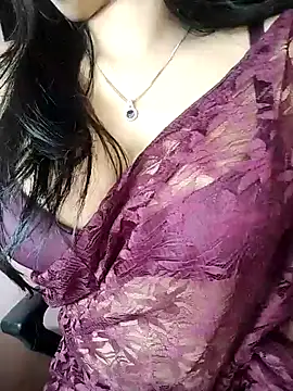 Snapshot of karishma chatting on 27, 12, 2024 karishma online show from 27, 12, 2024