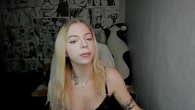 Martha Cameron online show from 3, 12, 2024