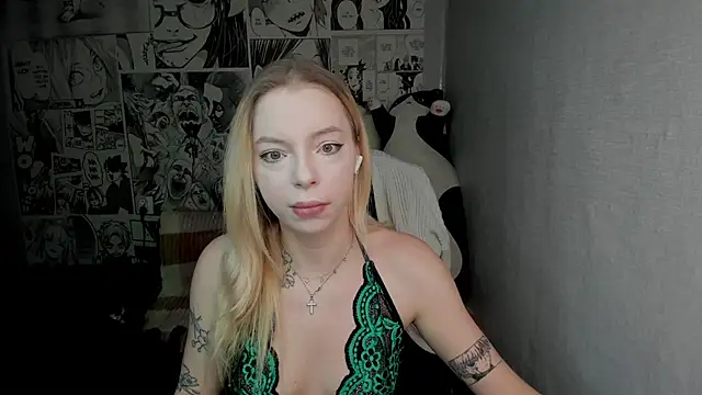 Martha Cameron online show from 3, 12, 2024