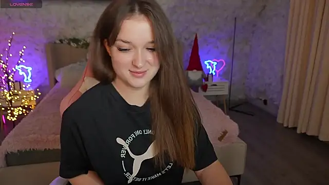 DonnaLustt online show from 1, 1, 2025