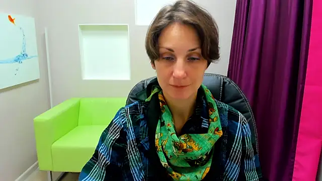 Snapshot of AuroraScript chatting on 5, 11, 2025 AuroraScript online show from 5, 11, 2025