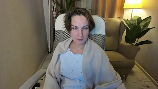 Snapshot of AuroraScript chatting on 7, 4, 2026 AuroraScript online show from 7, 4, 2026