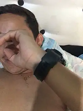 isacalejandroo online show from 5, 2, 2025