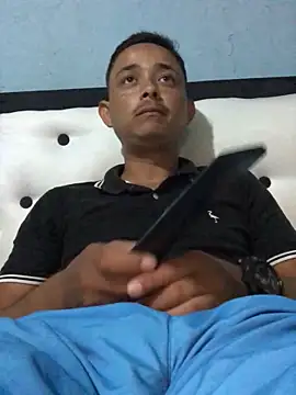 isacalejandroo online show from 11, 2, 2025