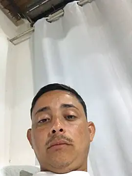 isacalejandroo online show from 20, 2, 2025