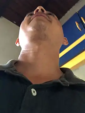 isacalejandroo online show from 22, 2, 2025