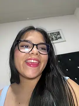 SophieHarris  online show from 18, 4, 2026