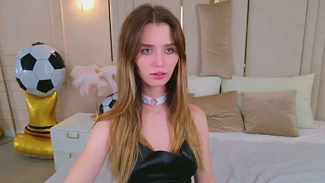 Snapshot of MarybethSnow chatting on 7, 7, 2026 MarybethSnow online show from 7, 7, 2026