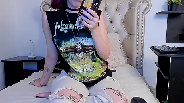 AlexaFoxy18 online show from 3, 12, 2024