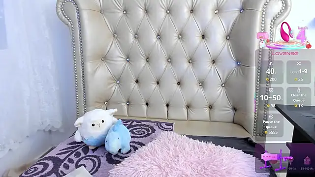 AlexaFoxy18 online show from 5, 3, 2025