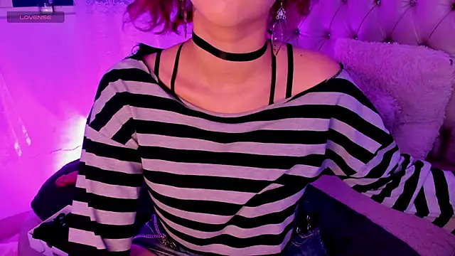 AlexaFoxy18 online show from 7, 3, 2025