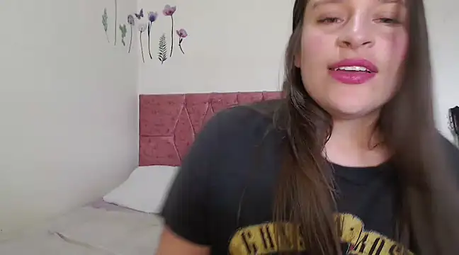Snapshot of Serenity chatting on 21, 2, 2025 Serenity online show from 21, 2, 2025