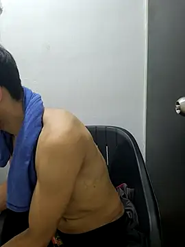 Snapshot of charlesss19 chatting on 10, 9, 2025 charlesss19 online show from 10, 9, 2025